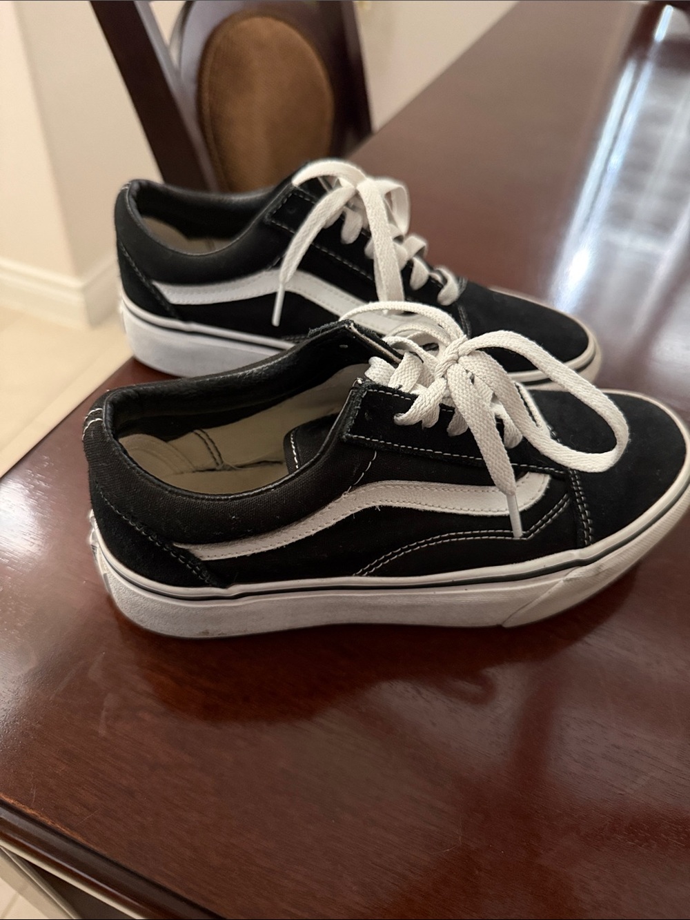 Women Black and White Canvas Skate Sneakers - Picture 1 of 3